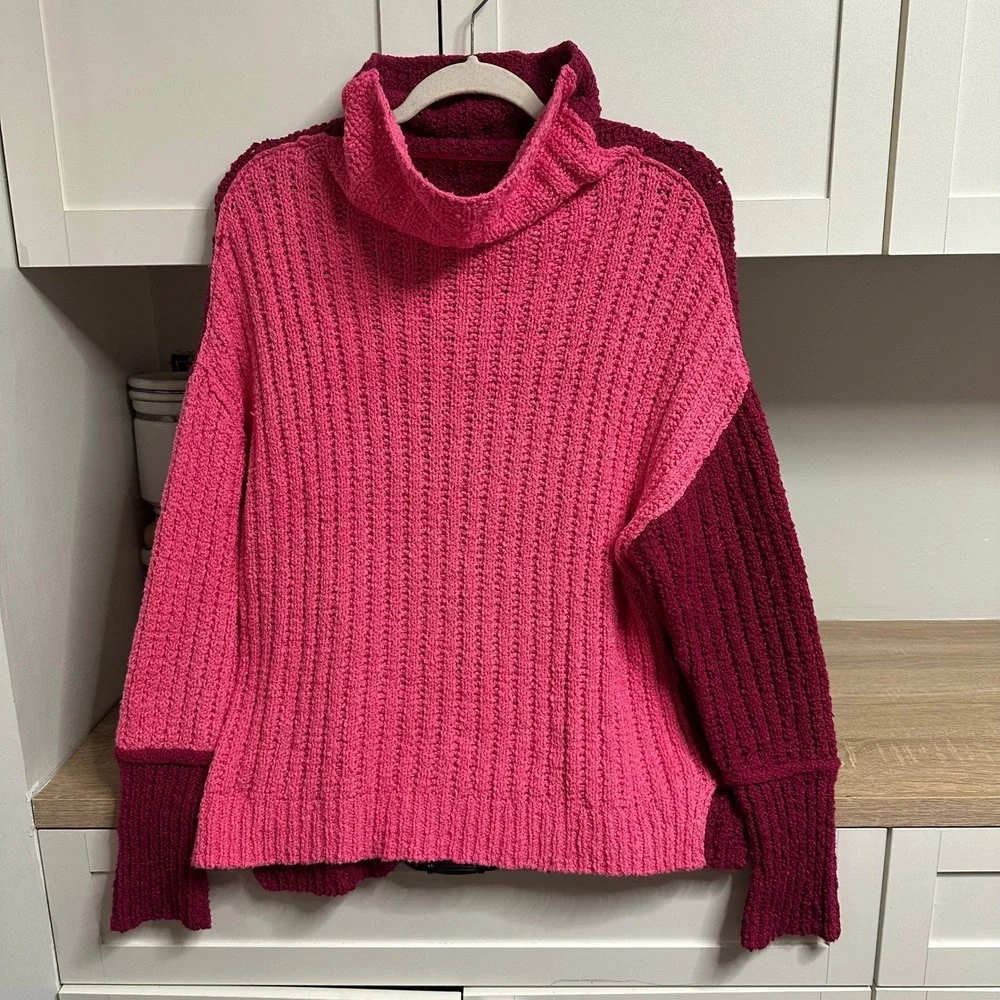 We The Free Sweater Women XS Oversized Pink Burgundy Colorblock Ribbed Mock Neck